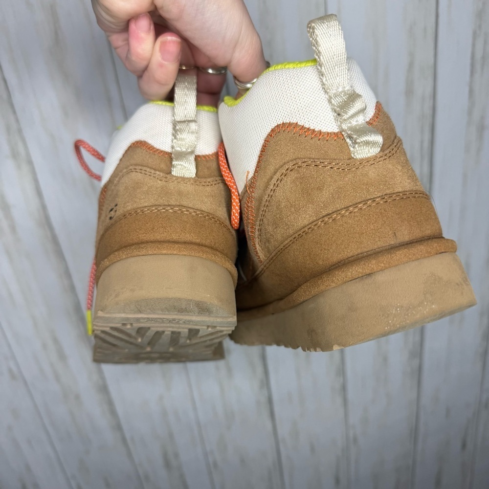 UGG Highland Tan and Cream 10 - Picture 4 of 8